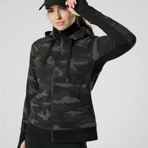 Athleta Triumph Printed Hoodie in Camo - Retail $118